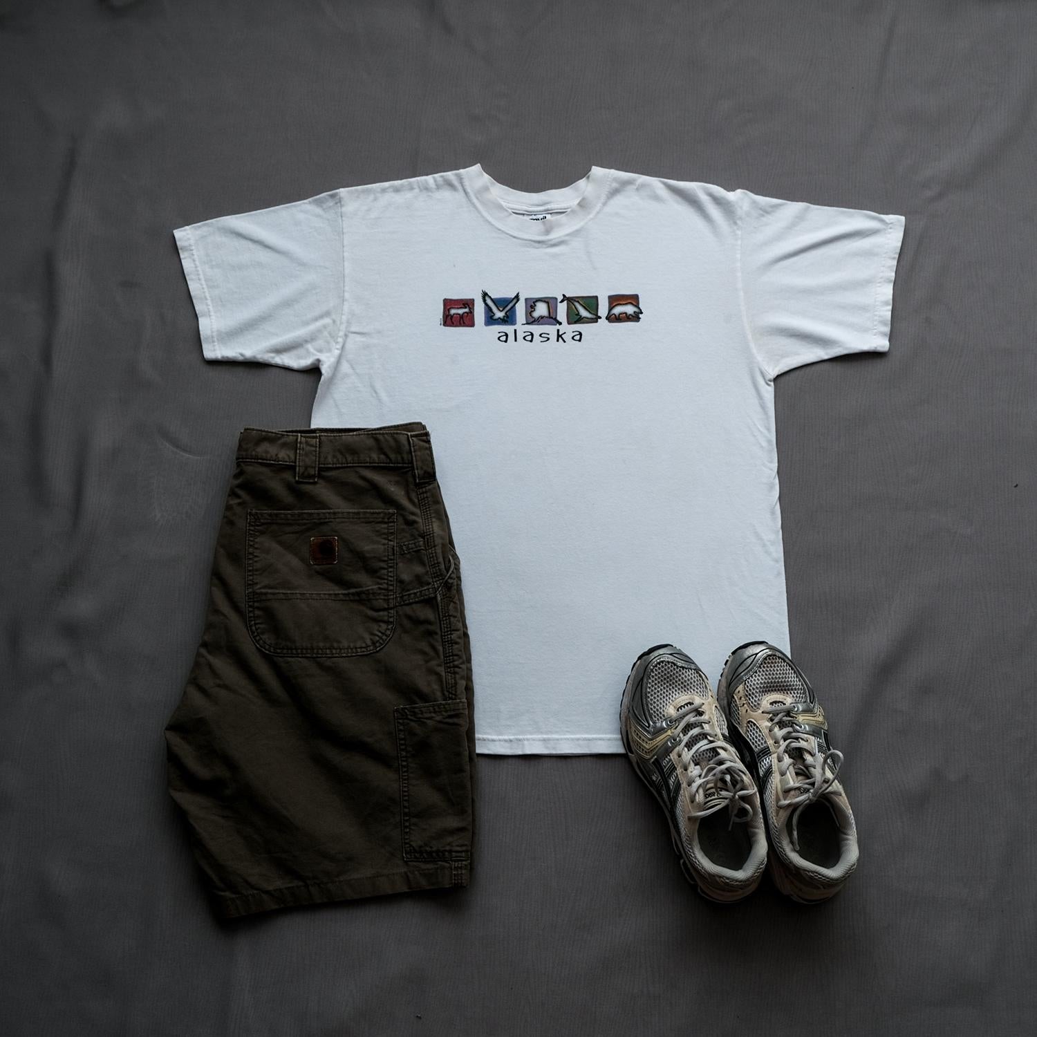 ANVIL “Alaska Wildlife” Graphic Tee | L | Assembled in El Salvador 🇸🇻 (Fabric Made in USA 🇺🇸)