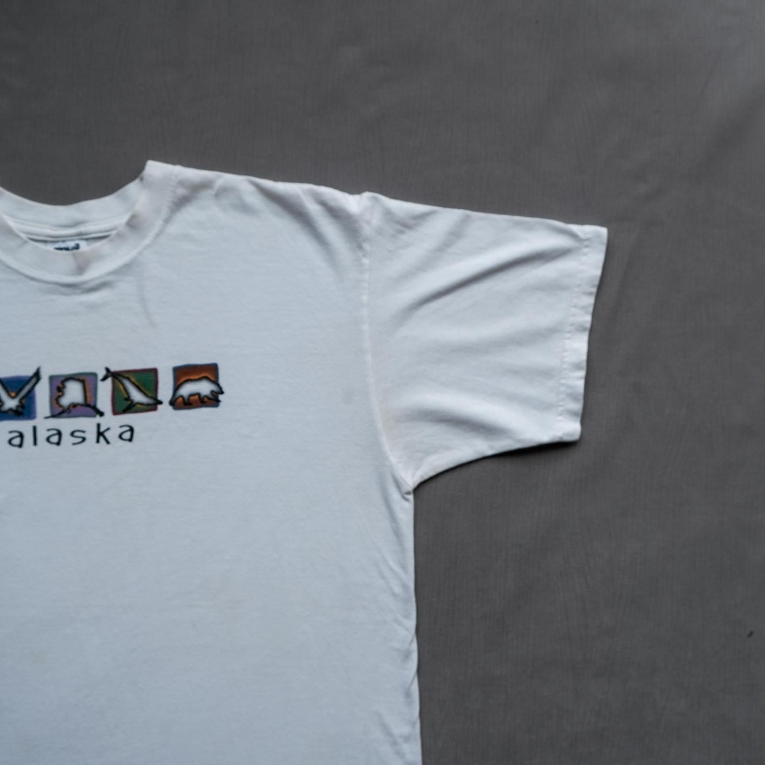 ANVIL “Alaska Wildlife” Graphic Tee | L | Assembled in El Salvador 🇸🇻 (Fabric Made in USA 🇺🇸)