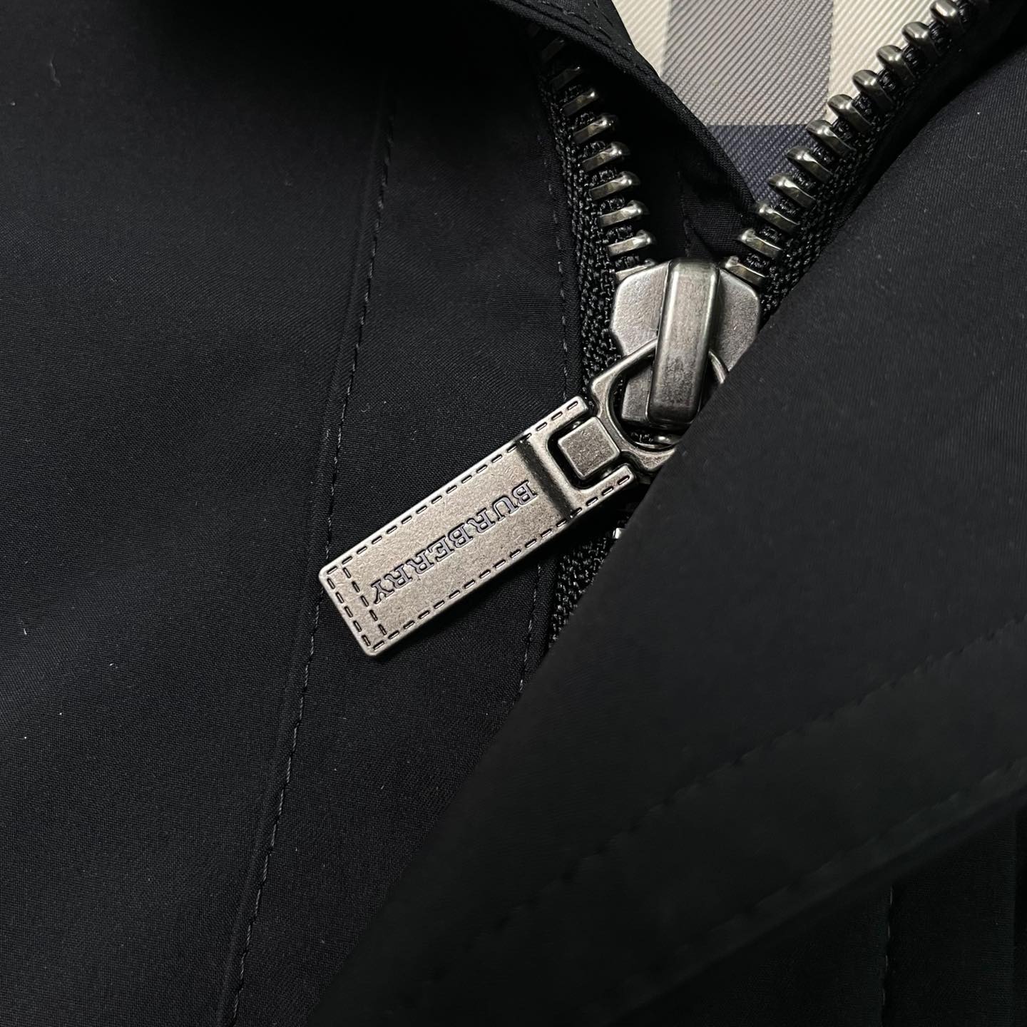 Burberry London Mid-Length Coat | Size L | Made in Korea