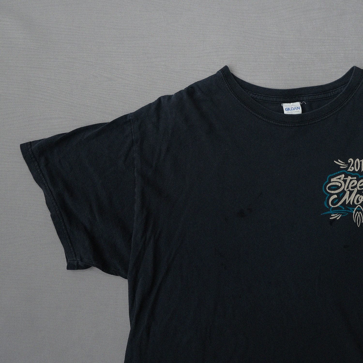 Gildan T-Shirt | M (estimated) | Made in Haiti 🇭🇹