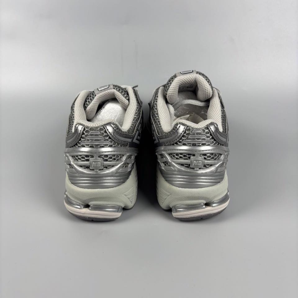 New Balance 1906R Metallic Silver | Size 41.5 | Made in China 🇨🇳