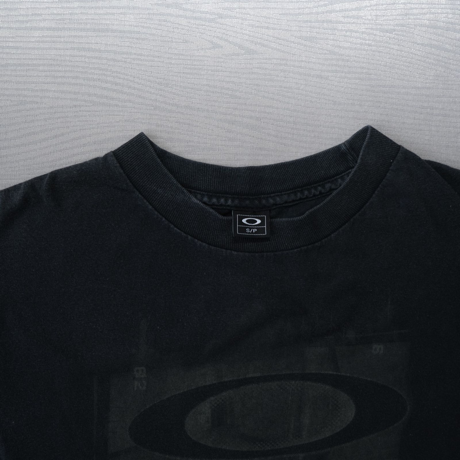 Oakley Distressed Logo Tee | Men’s Size S | Early 2000s Vintage 🕶️