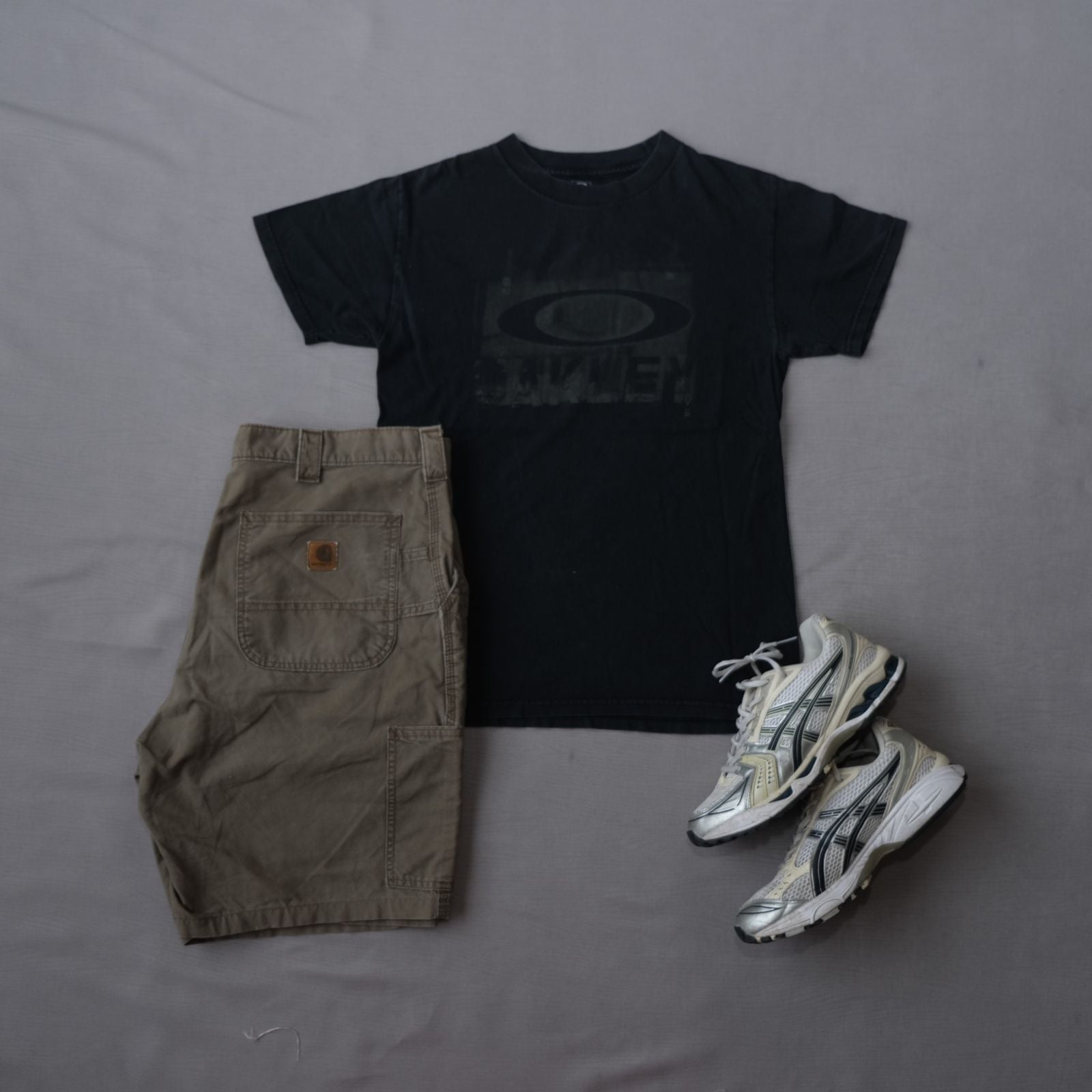 Oakley Distressed Logo Tee | Men’s Size S | Early 2000s Vintage 🕶️