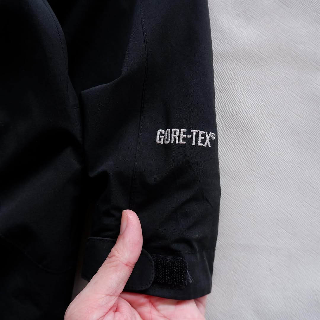 THE NORTH FACE Gore-Tex Shell Jacket | Size 85 (M) | Made in China 🇨🇳